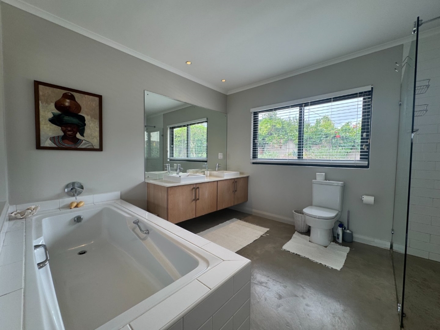 To Let 4 Bedroom Property for Rent in Upper Robberg Western Cape